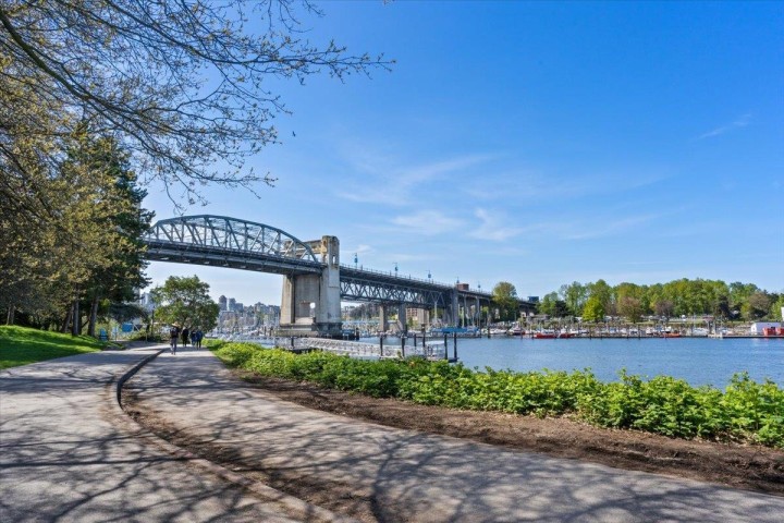 Photo 17 at 1401 - 907 Beach Avenue, Yaletown, Vancouver West