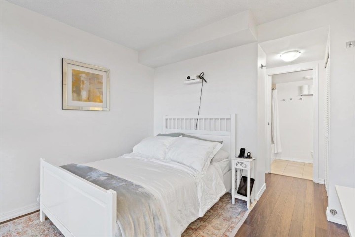 Photo 7 at 1401 - 907 Beach Avenue, Yaletown, Vancouver West