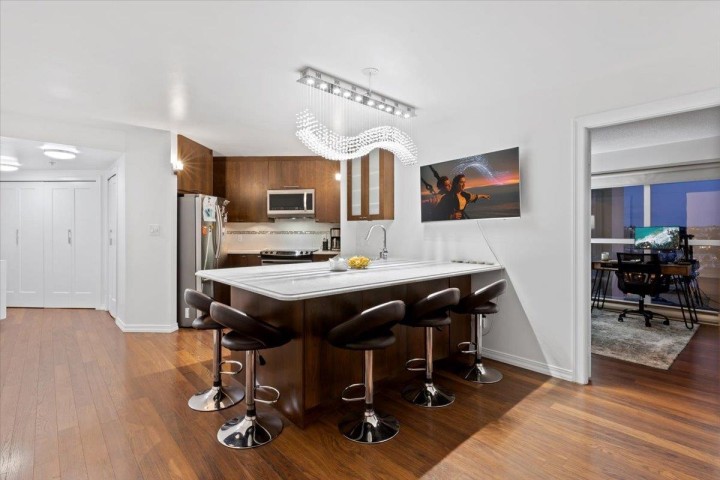 Photo 1 at 1401 - 907 Beach Avenue, Yaletown, Vancouver West