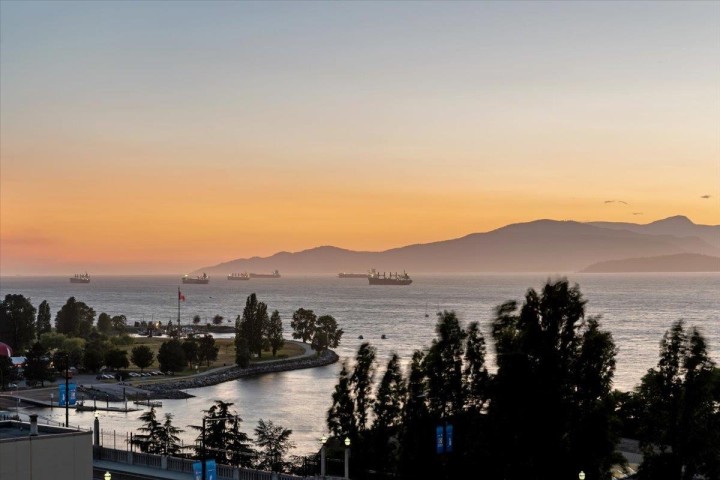 Photo 14 at 1401 - 907 Beach Avenue, Yaletown, Vancouver West