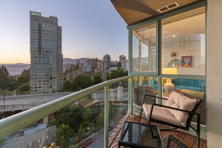 Photo 11 at 1401 - 907 Beach Avenue, Yaletown, Vancouver West