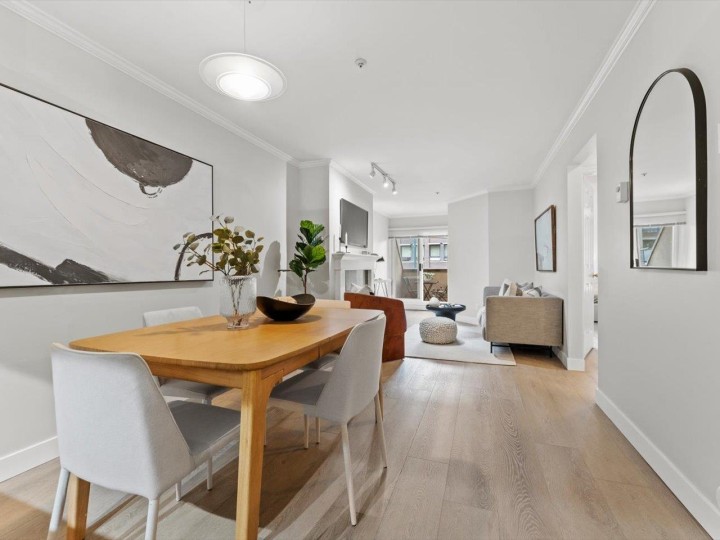 Photo 7 at 205 - 3638 W Broadway, Kitsilano, Vancouver West