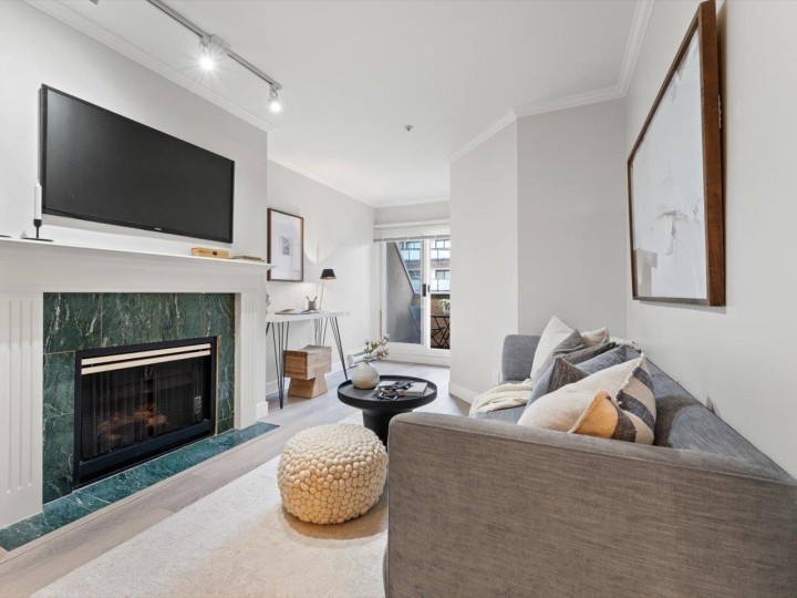 Photo 3 at 205 - 3638 W Broadway, Kitsilano, Vancouver West