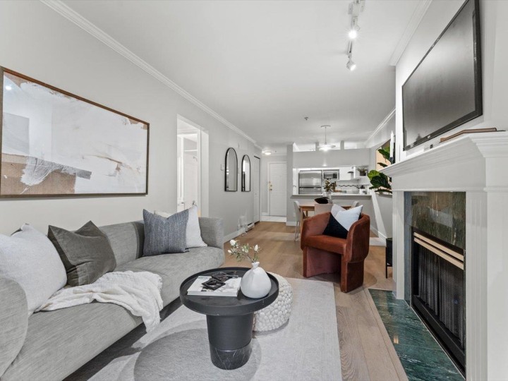 Photo 1 at 205 - 3638 W Broadway, Kitsilano, Vancouver West