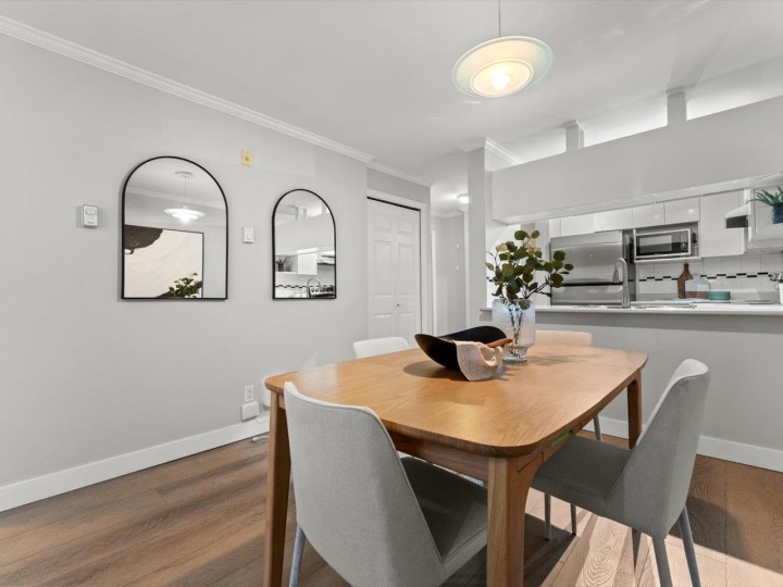 Photo 9 at 205 - 3638 W Broadway, Kitsilano, Vancouver West