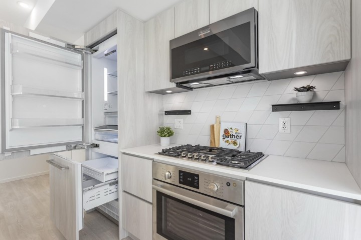 Photo 5 at 204 - 3264 Vanness Avenue, Collingwood VE, Vancouver East