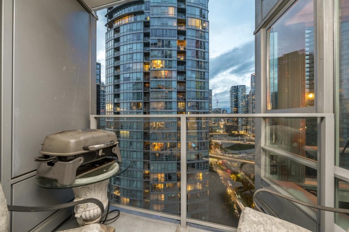 Photo 7 at 2306 - 1438 Richards Street, Yaletown, Vancouver West