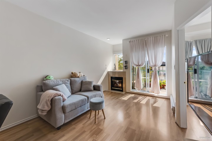 Photo 2 at 104 - 177 W 5th Street, Lower Lonsdale, North Vancouver