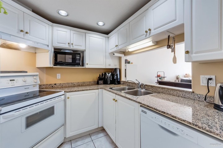 Photo 7 at 104 - 177 W 5th Street, Lower Lonsdale, North Vancouver