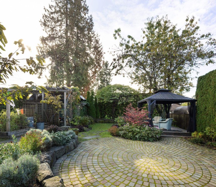 Photo 38 at 529 E 11th Street, Boulevard, North Vancouver