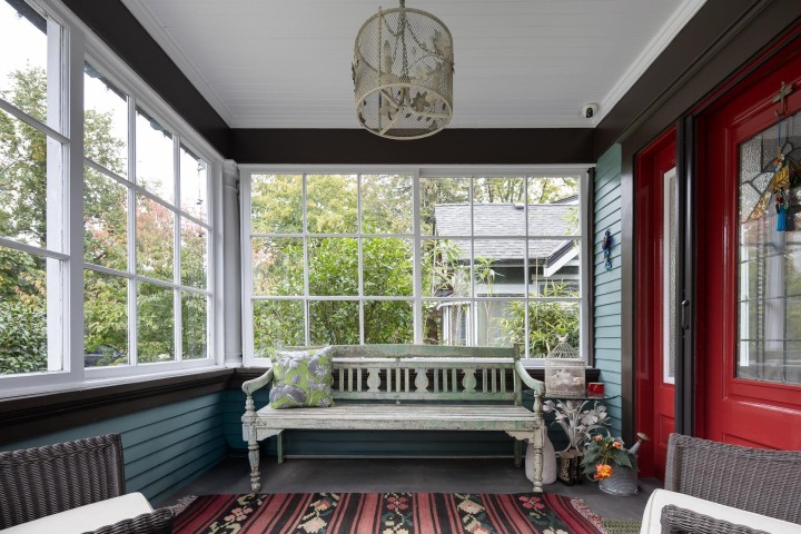 Photo 4 at 529 E 11th Street, Boulevard, North Vancouver