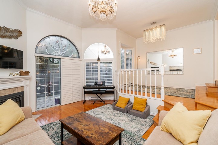 Photo 3 at 109 - 216 E 6th Street, Lower Lonsdale, North Vancouver