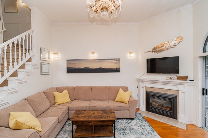 Photo 4 at 109 - 216 E 6th Street, Lower Lonsdale, North Vancouver