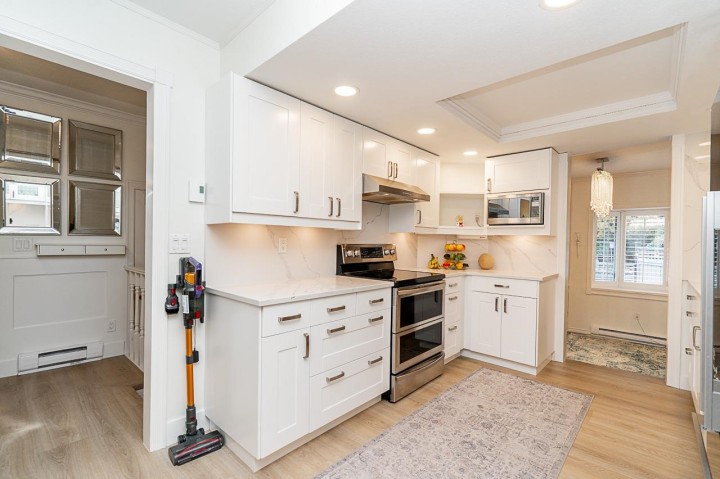 Photo 8 at 109 - 216 E 6th Street, Lower Lonsdale, North Vancouver