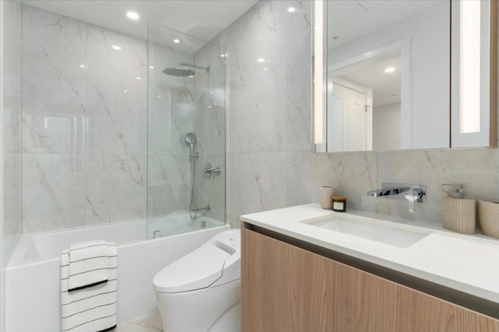 Photo 13 at 1104 - 135 E 13th Street, Central Lonsdale, North Vancouver