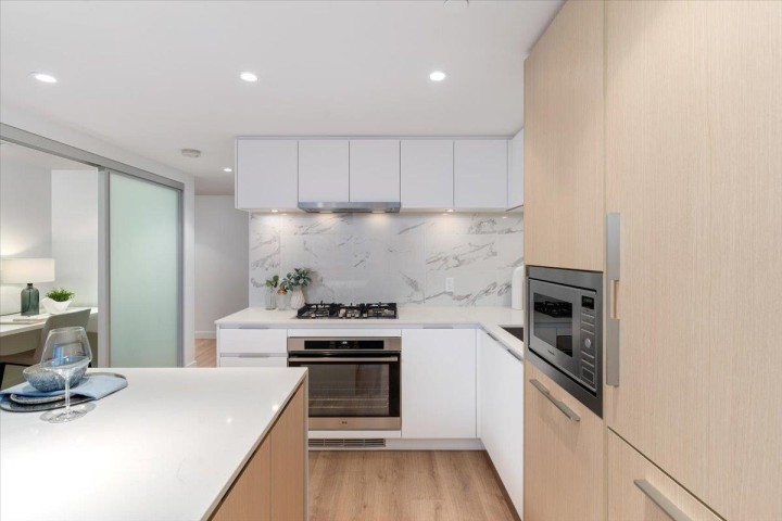 Photo 5 at 2205 - 1500 Fern Street, Lynnmour, North Vancouver