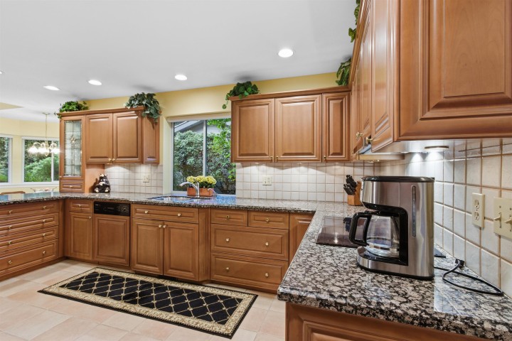 Photo 11 at 6960 Odlum Court, Whytecliff, West Vancouver