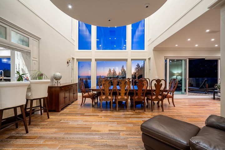 Photo 6 at 1562 Pinecrest Drive, Canterbury WV, West Vancouver