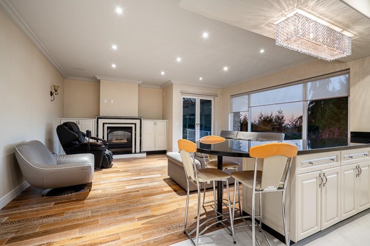 Photo 17 at 1562 Pinecrest Drive, Canterbury WV, West Vancouver