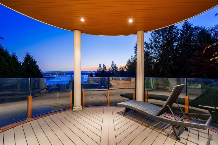 Photo 9 at 1562 Pinecrest Drive, Canterbury WV, West Vancouver