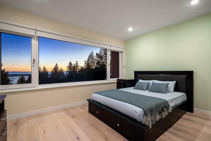 Photo 24 at 1562 Pinecrest Drive, Canterbury WV, West Vancouver