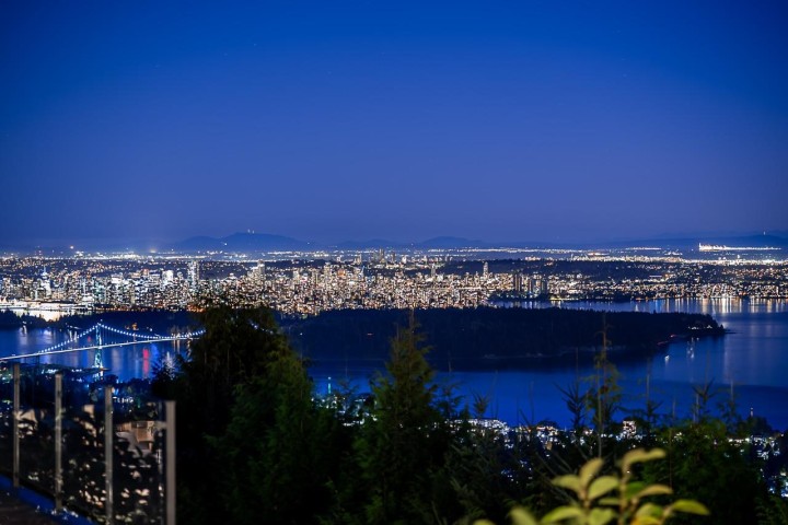 Photo 10 at 1562 Pinecrest Drive, Canterbury WV, West Vancouver