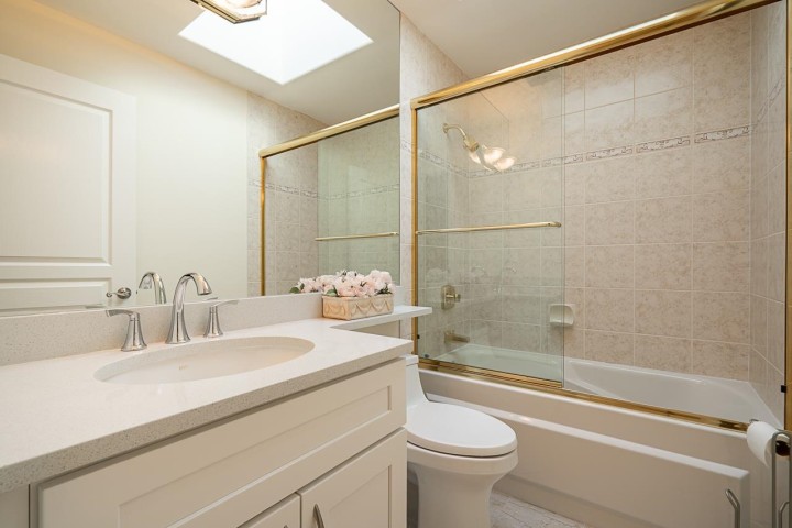 Photo 25 at 1562 Pinecrest Drive, Canterbury WV, West Vancouver