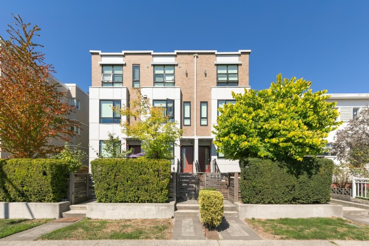 Photo 2 at 2431 W Broadway Street, Kitsilano, Vancouver West