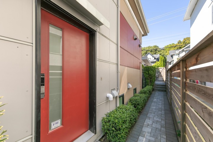 Photo 3 at 2431 W Broadway Street, Kitsilano, Vancouver West