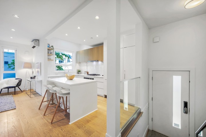 Photo 5 at 2431 W Broadway Street, Kitsilano, Vancouver West