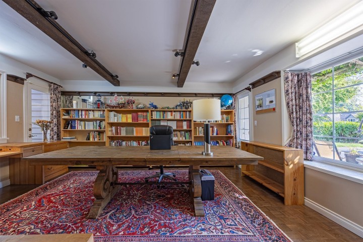 Photo 7 at 539 Newcroft Place, Cedardale, West Vancouver