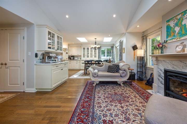 Photo 18 at 539 Newcroft Place, Cedardale, West Vancouver