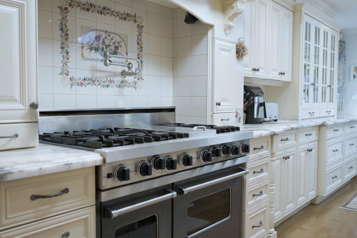 Photo 15 at 539 Newcroft Place, Cedardale, West Vancouver