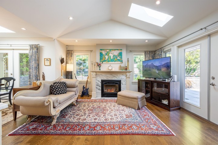 Photo 19 at 539 Newcroft Place, Cedardale, West Vancouver