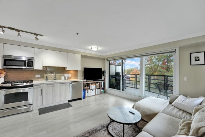 Photo 5 at 309 - 857 W 15th Street, Mosquito Creek, North Vancouver