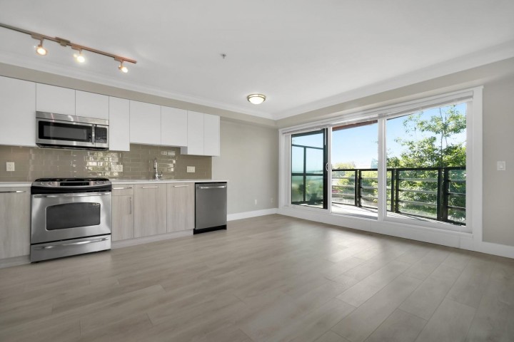 Photo 4 at 309 - 857 W 15th Street, Mosquito Creek, North Vancouver