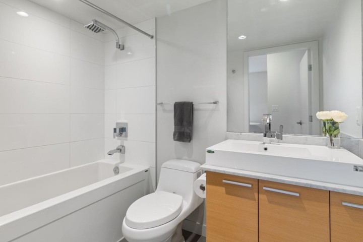 Photo 12 at 507 - 1808 W 3rd Avenue, Kitsilano, Vancouver West