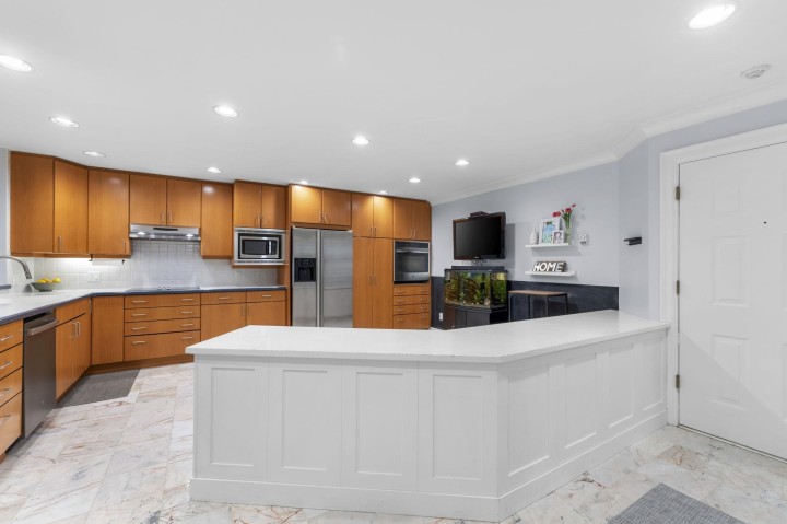 Photo 9 at 102 - 1500 Ostler Court, Indian River, North Vancouver