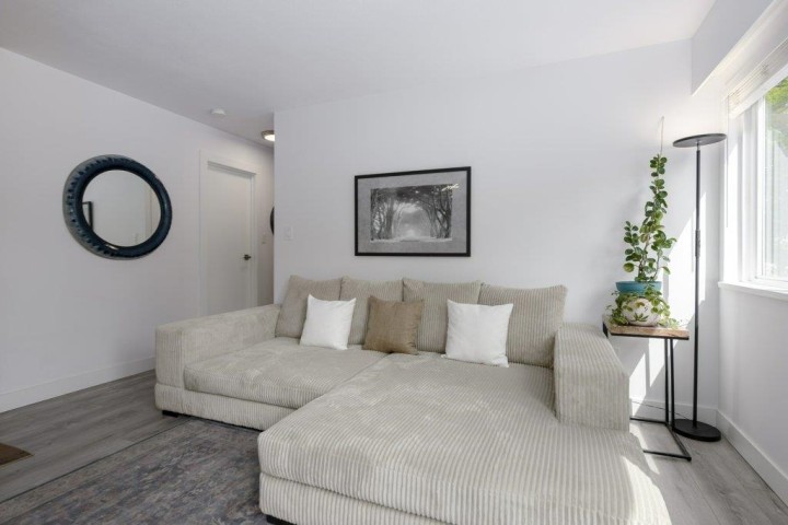 Photo 2 at 301 - 29 Nanaimo Street, Hastings, Vancouver East