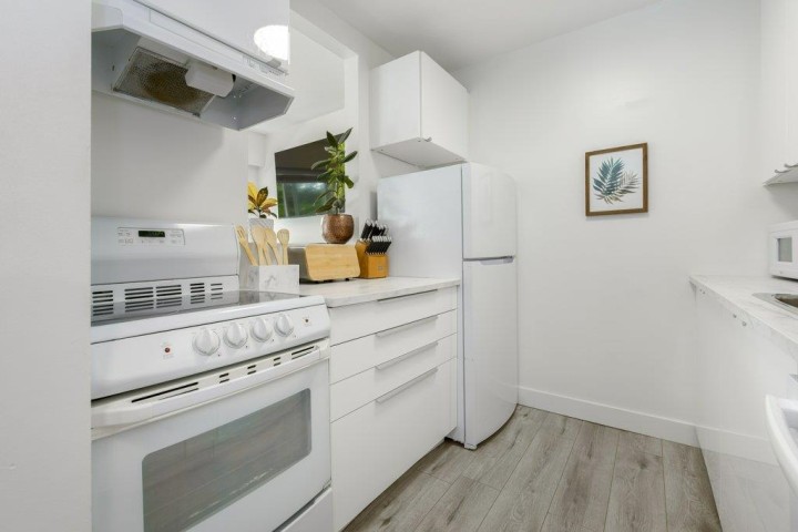 Photo 12 at 301 - 29 Nanaimo Street, Hastings, Vancouver East