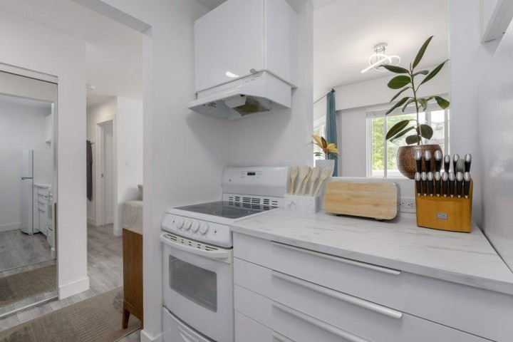 Photo 10 at 301 - 29 Nanaimo Street, Hastings, Vancouver East