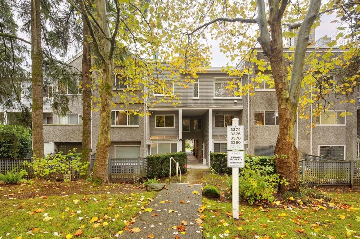 Photo 3 at 3380 Marquette Crescent, Champlain Heights, Vancouver East