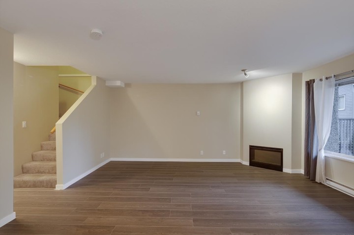 Photo 9 at 3380 Marquette Crescent, Champlain Heights, Vancouver East