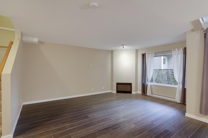 Photo 8 at 3380 Marquette Crescent, Champlain Heights, Vancouver East