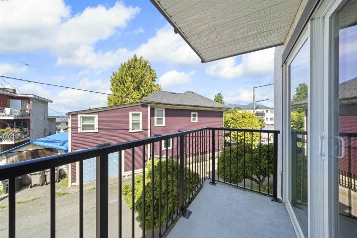 Photo 10 at 203 - 2244 Mcgill Street, Hastings, Vancouver East