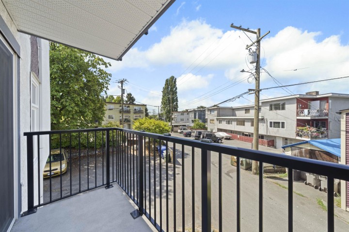 Photo 11 at 203 - 2244 Mcgill Street, Hastings, Vancouver East