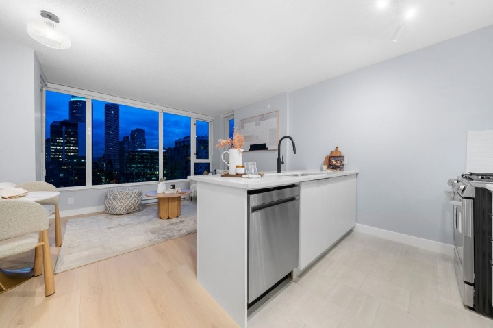 Photo 4 at 2101 - 1001 Richards Street, Downtown VW, Vancouver West