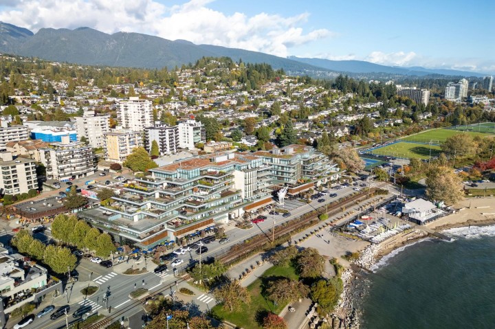 Photo 2 at 209 - 1355 Bellevue Avenue, Ambleside, West Vancouver