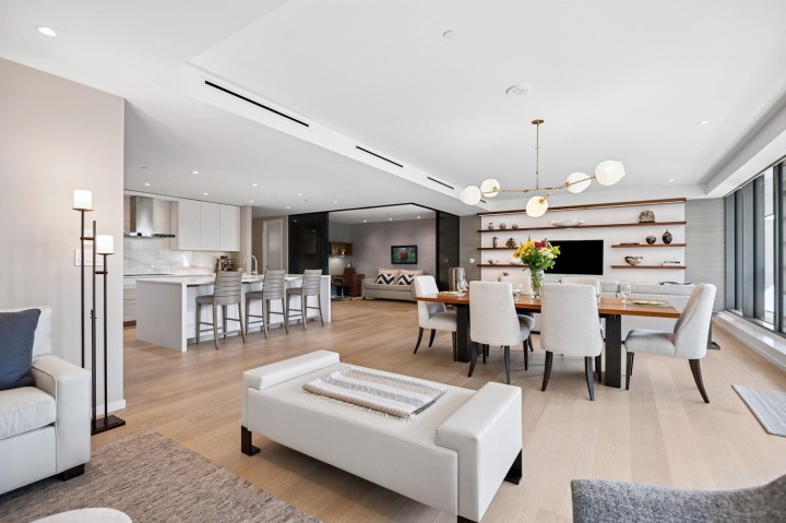 Photo 11 at 209 - 1355 Bellevue Avenue, Ambleside, West Vancouver