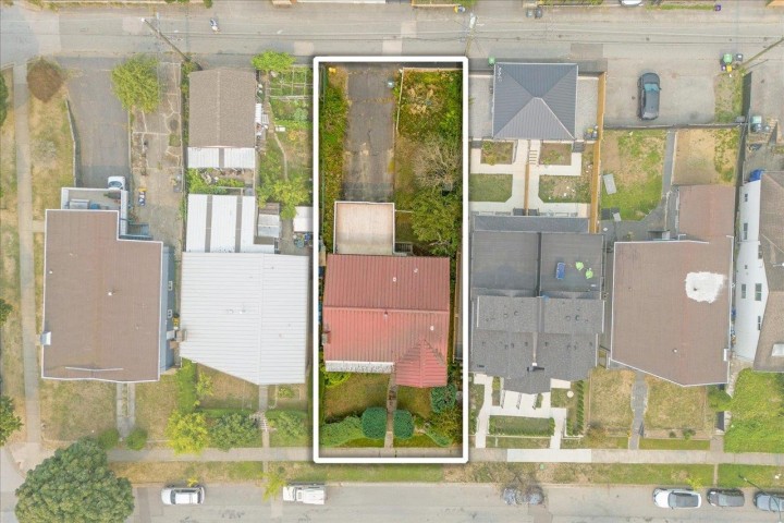 Photo 1 at 1149 E 63rd Avenue, South Vancouver, Vancouver East